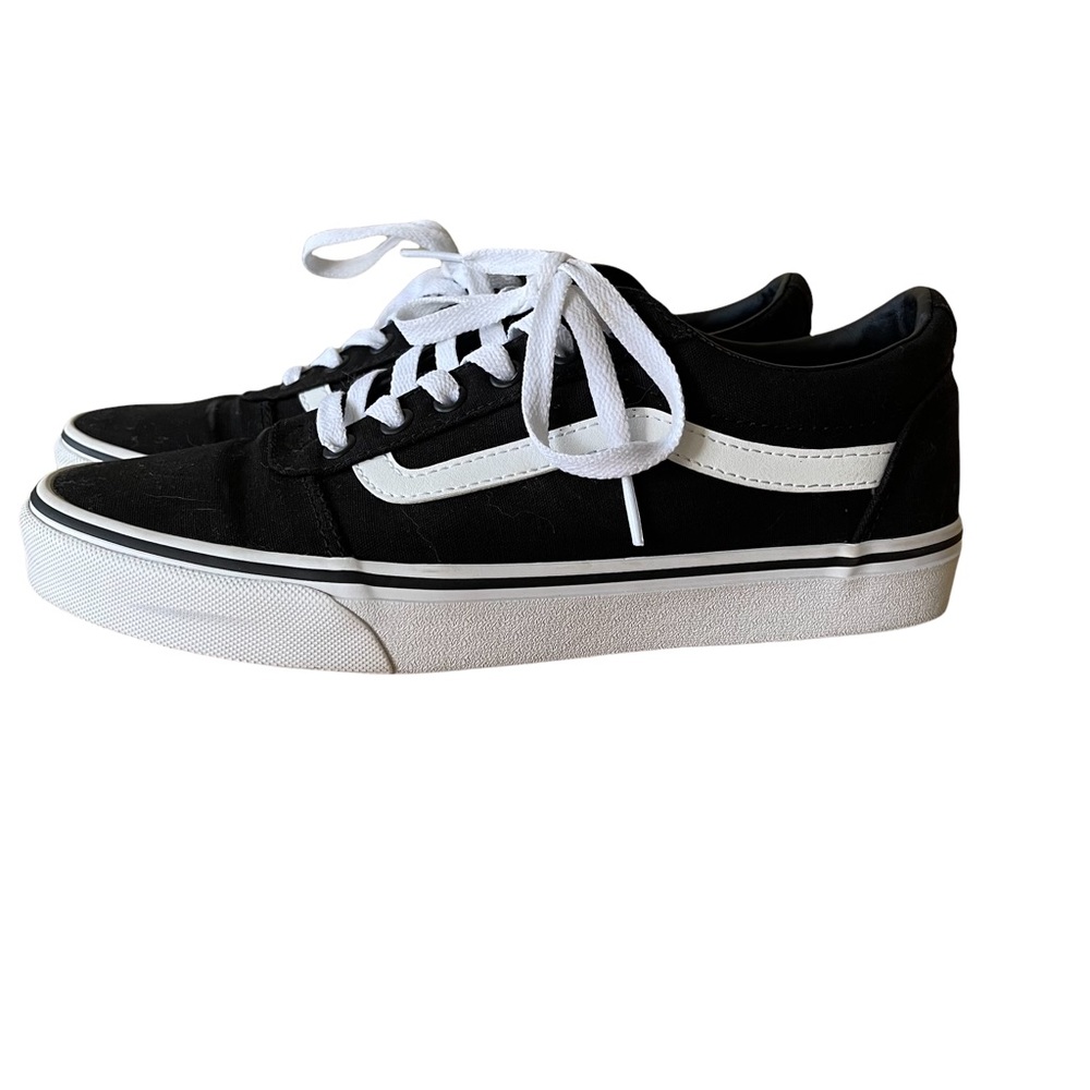 Van's Women's Black Off the Wall Old Skool Shoes size 10